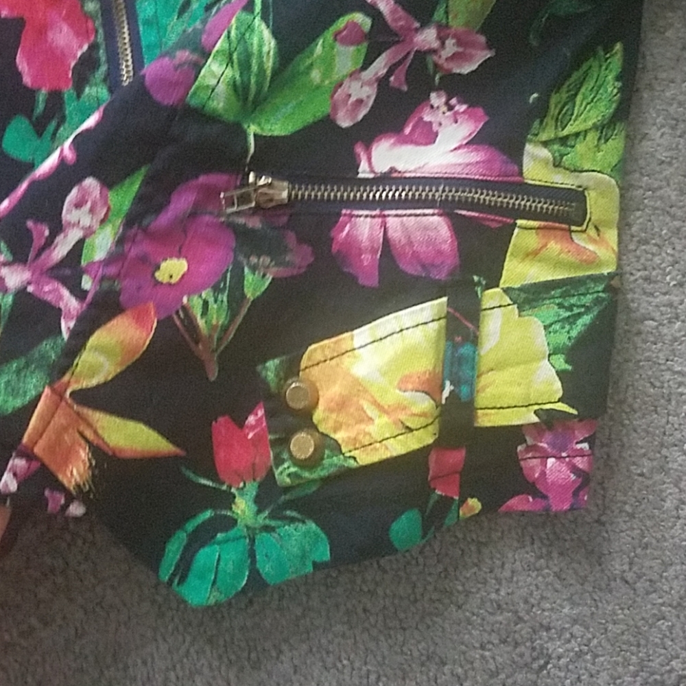 Jacket - Picture 2 of 6